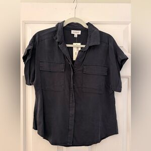Evereve Navy Utility Button down top, size small, BNWT Women's Top